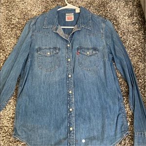 Levi’s button up size Medium